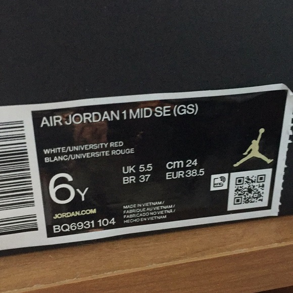Jordan 1 mid 6Y - Picture 4 of 4
